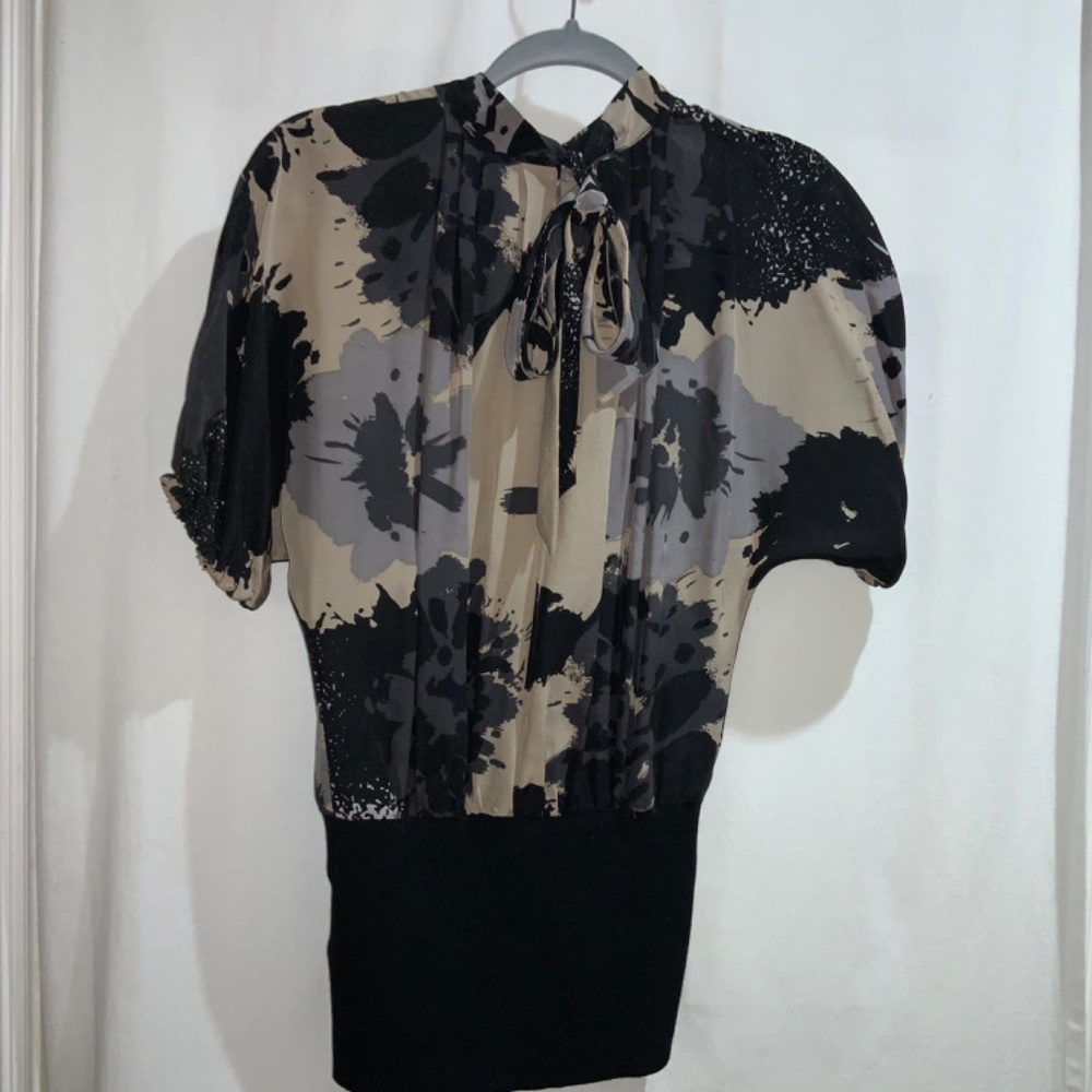 Saks Fifth Avenue silk blouse Sz 4 abstract print bow back tie dolman sleeve